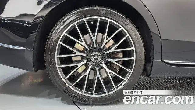 Mercedes-Benz S-Class 2021 — Photo 5/20