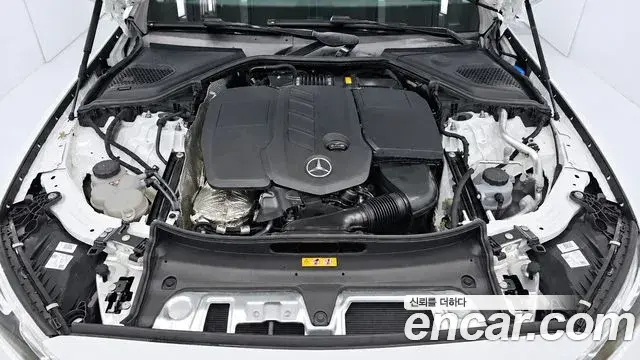 Mercedes-Benz E-Class 2026 — Photo 6/20