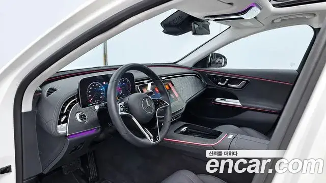 Mercedes-Benz E-Class 2026 — Photo 8/20