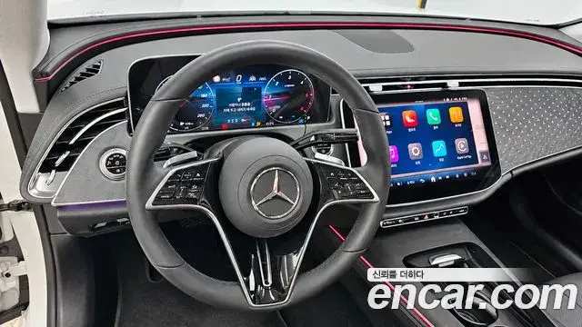 Mercedes-Benz E-Class 2026 — Photo 13/20
