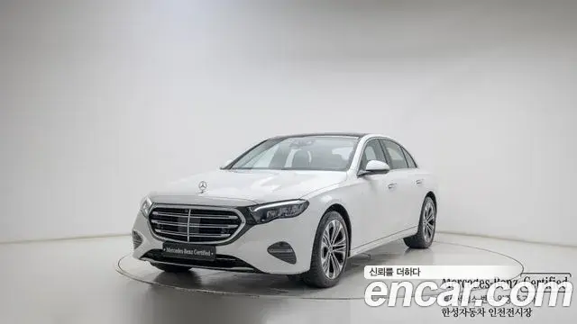 Mercedes-Benz E-Class 2026 — Photo 10/18