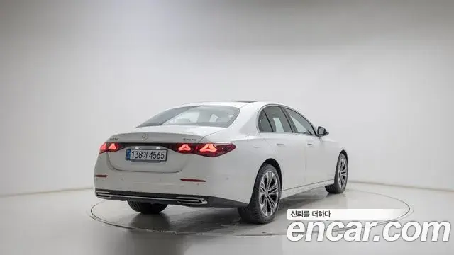 Mercedes-Benz E-Class 2026 — Photo 1/18