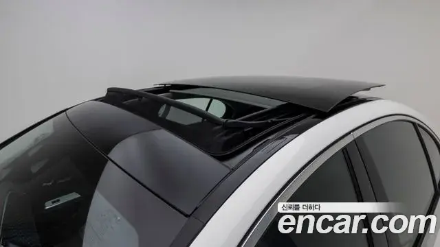 Mercedes-Benz E-Class 2026 — Photo 12/18