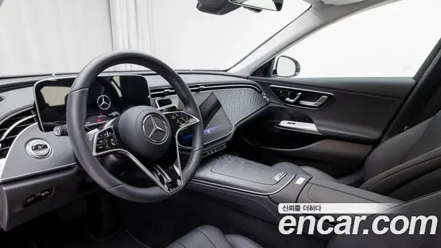 Mercedes-Benz E-Class 2026 — Photo 13/18