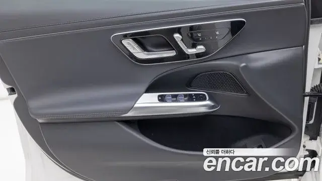 Mercedes-Benz E-Class 2026 — Photo 15/18