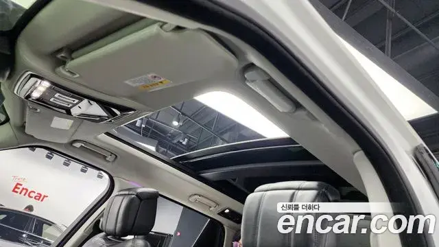 Land Rover Range Rover 2020 — ფოტო 5/20