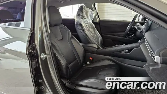 Hyundai The New Avante Hybrid 2021 — Photo 3/20