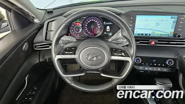 Hyundai The New Avante Hybrid 2021 — Photo 12/20
