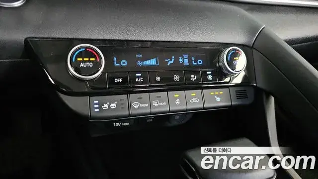 Hyundai The New Avante Hybrid 2021 — Photo 5/20