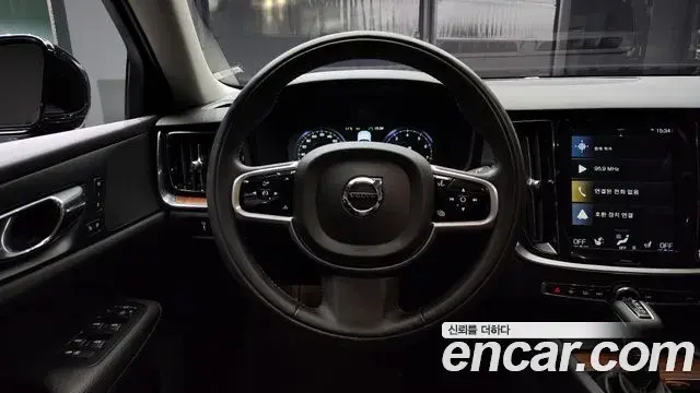 Volvo V60 Cross Country 2019 — Фото 13/20