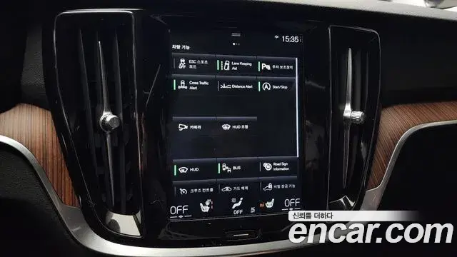 Volvo V60 Cross Country 2019 — Фото 17/20