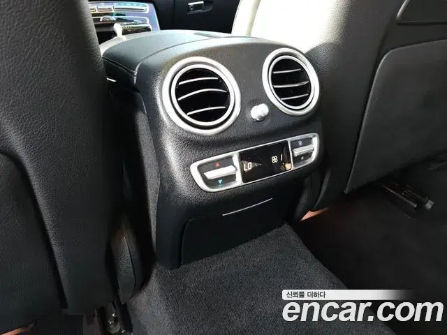 Mercedes-Benz E-Class 2020 — ფოტო 4/20