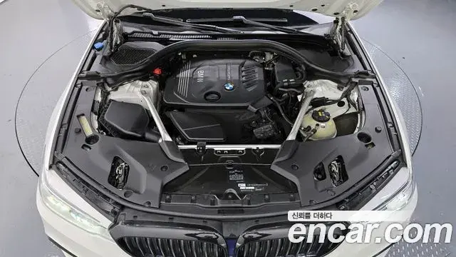 BMW 5 Series 2018 — Şəkil 16/20