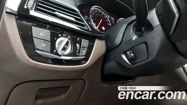 BMW 5 Series 2018 — Şəkil 19/20