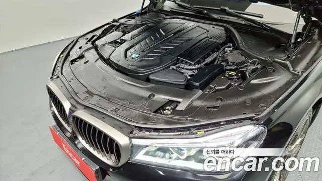 BMW 7 Series 2018 — ფოტო 5/20