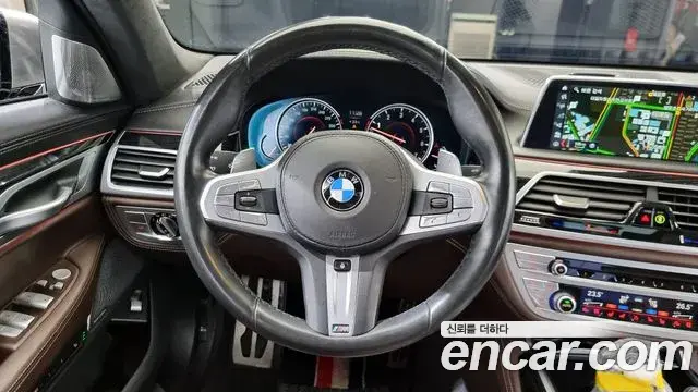 BMW 7 Series 2018 — ფოტო 4/20