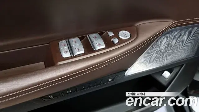 BMW 7 Series 2018 — ფოტო 7/20