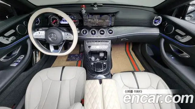Mercedes-Benz E-Class 2019 — Photo 10/20