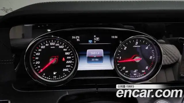 Mercedes-Benz E-Class 2019 — Photo 5/20
