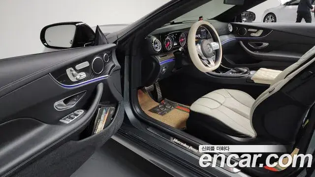 Mercedes-Benz E-Class 2019 — Photo 17/20