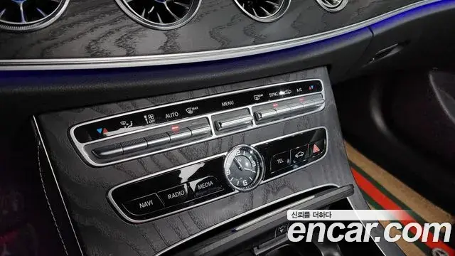 Mercedes-Benz E-Class 2019 — Photo 2/20