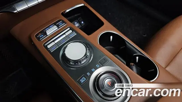 Genesis GV70 2021 — ფოტო 5/20