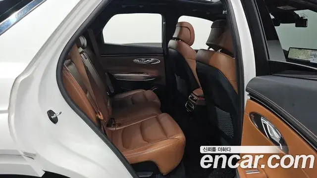 Genesis GV70 2021 — ფოტო 19/20