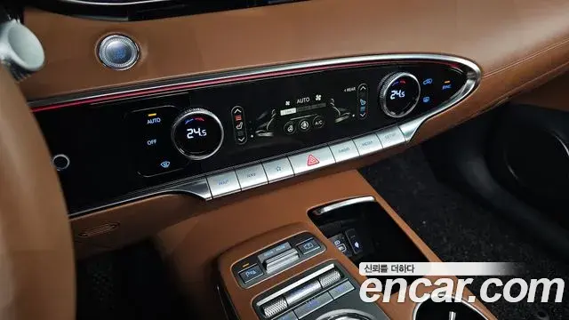 Genesis GV70 2021 — ფოტო 15/20