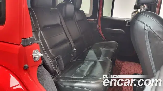 Jeep Wrangler 2019 — Şəkil 12/20