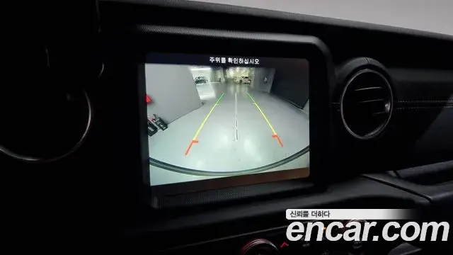 Jeep Wrangler 2019 — Şəkil 17/20