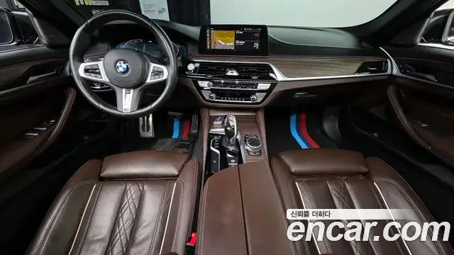 BMW 5 Series 2020 — ფოტო 16/20