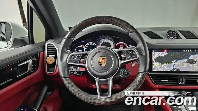 Porsche Cayenne 2021 — Photo 17/20