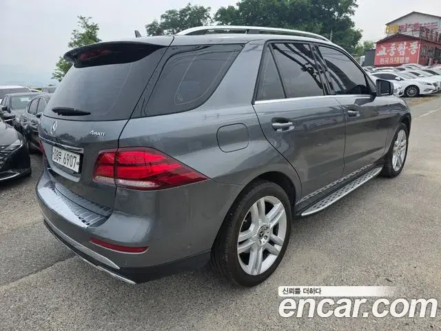 Mercedes-Benz GLE-Class 2018 — ფოტო 1/20