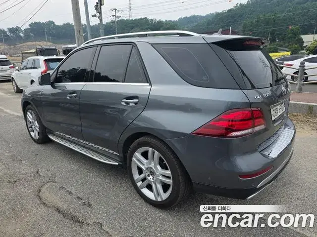 Mercedes-Benz GLE-Class 2018 — ფოტო 2/20