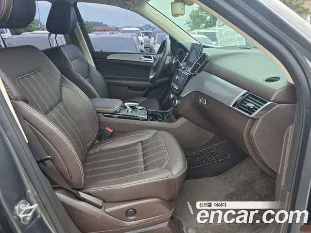 Mercedes-Benz GLE-Class 2018 — ფოტო 9/20