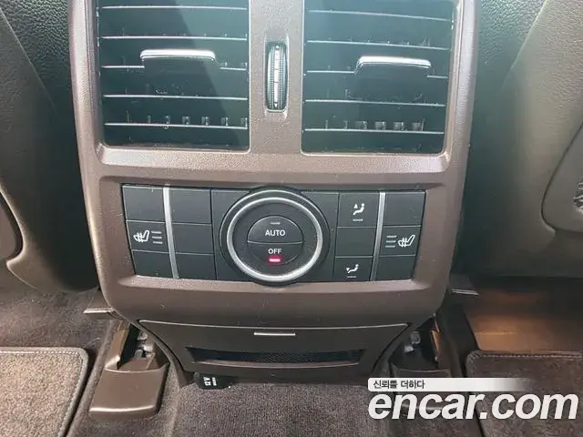 Mercedes-Benz GLE-Class 2018 — ფოტო 15/20