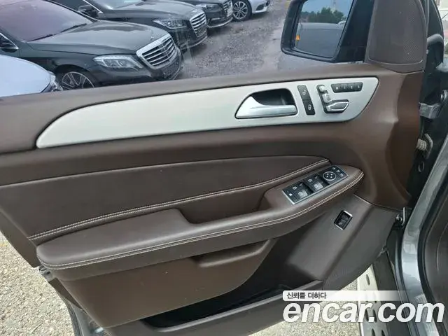 Mercedes-Benz GLE-Class 2018 — ფოტო 3/20