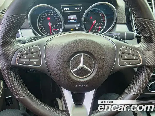 Mercedes-Benz GLE-Class 2018 — ფოტო 5/20