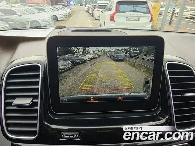 Mercedes-Benz GLE-Class 2018 — ფოტო 16/20