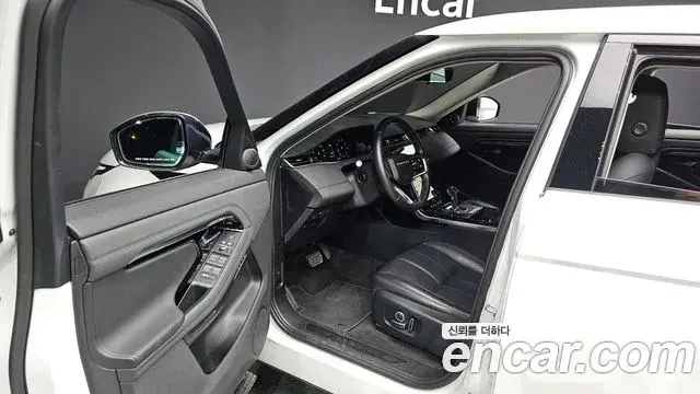 Land Rover Range Rover Evoque 2022 — ფოტო 2/20