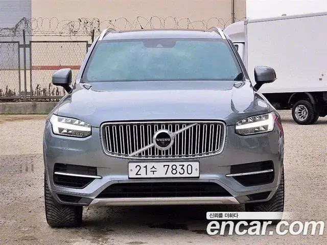 Volvo XC90 2018 — ფოტო 3/20