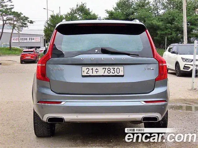 Volvo XC90 2018 — ფოტო 10/20