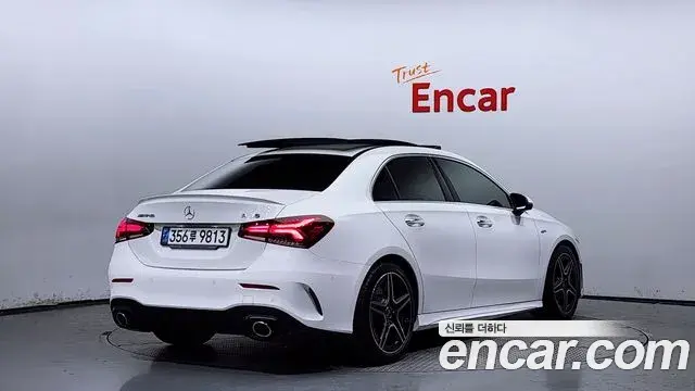 Mercedes-Benz A-Class 2020 — Photo 11/20