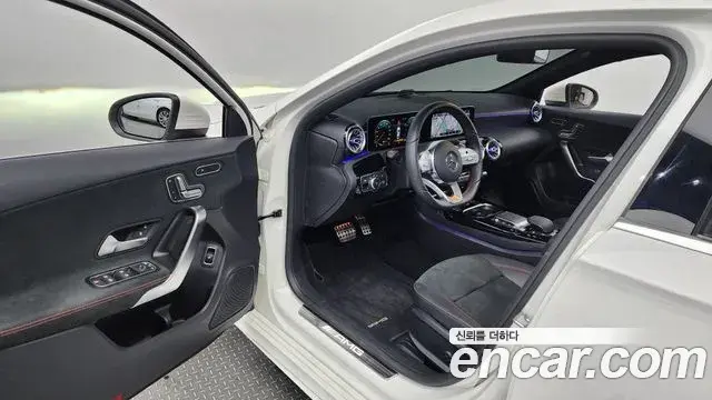 Mercedes-Benz A-Class 2020 — Photo 8/20