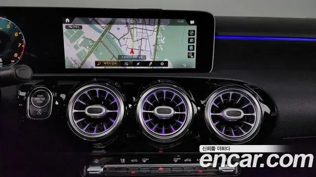 Mercedes-Benz A-Class 2020 — Photo 2/20