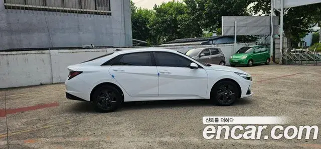 Hyundai The New Avante Hybrid 2021 — ფოტო 19/20