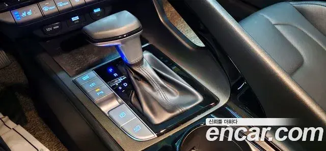 Hyundai The New Avante Hybrid 2021 — ფოტო 3/20