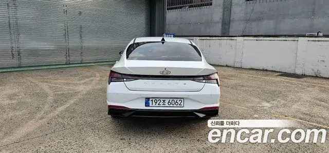 Hyundai The New Avante Hybrid 2021 — ფოტო 16/20