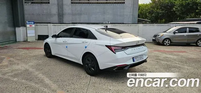 Hyundai The New Avante Hybrid 2021 — ფოტო 9/20