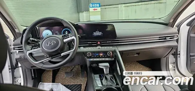Hyundai The New Avante Hybrid 2021 — ფოტო 5/20
